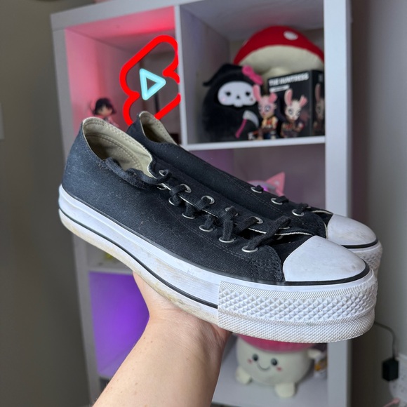 W11 Platform Converse Low Top Sneakers - Picture 1 of 8